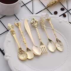 6pcs / Set Vintage Mini Coffee Spoons Suit Royal Style Metal Carved Coffee Fruit Cutler Dessert Flatware Kitchen Tools, Gold, Red Bronze, Antique Bronze(With Red Fork), Antique Bronze(With Antique Fork), Silver