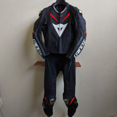Limited Offer  Super Speed D1 Motorcycle Leather Suit Two Piece / Metal D1 Gloves