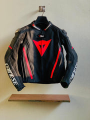 Front and back view of DAMOTOGEAR Black and Red Laguna Seca 4 motorcycle racing leather jacket with protective padding.