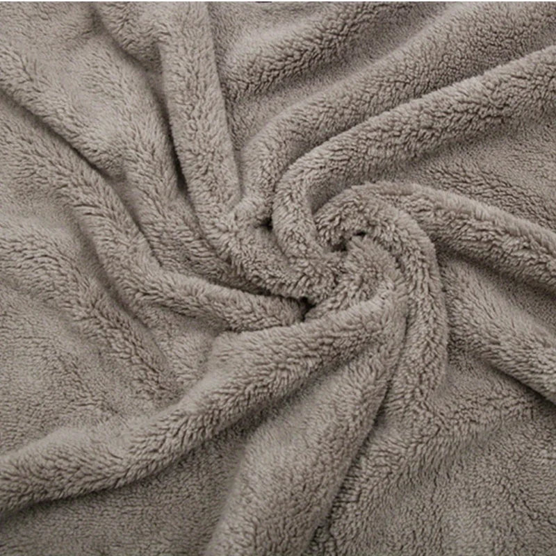Eliteridegear microfiber car wash towel, super absorbent auto cleaning cloth for drying and detailing vehicles.