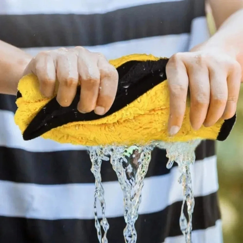 Eliteridegear microfiber cleaning towels, thickened and extra soft, high water absorption plush cloths for car washing and drying.