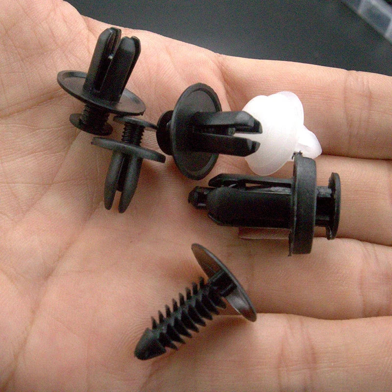 Set of 100 Eliteridegear auto fastener clips including fender rivet clips, push retainers, bumper, door trim, and panel clips for cars.
