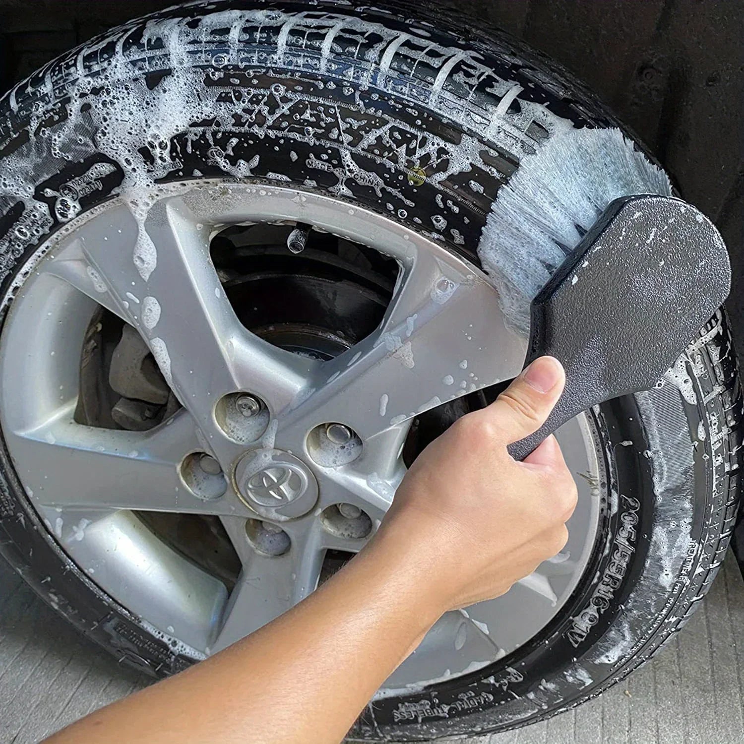 Eliteridegear 20-piece wheel and tire brush kit with car cleaning brushes for washing and detailing vehicles.
