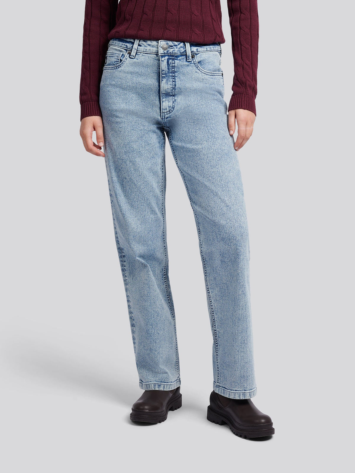 Womens Straight Fit Jean Stone Wash WUP