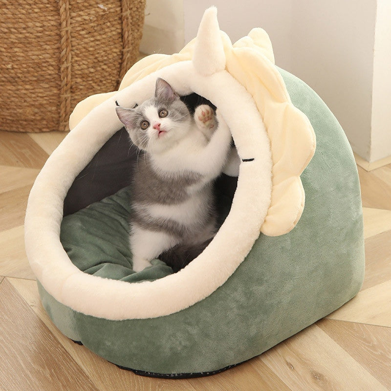 Adistore washable pet cozy basket with soft lining, perfect for small dogs and cats to rest comfortably in a warm, inviting bed.