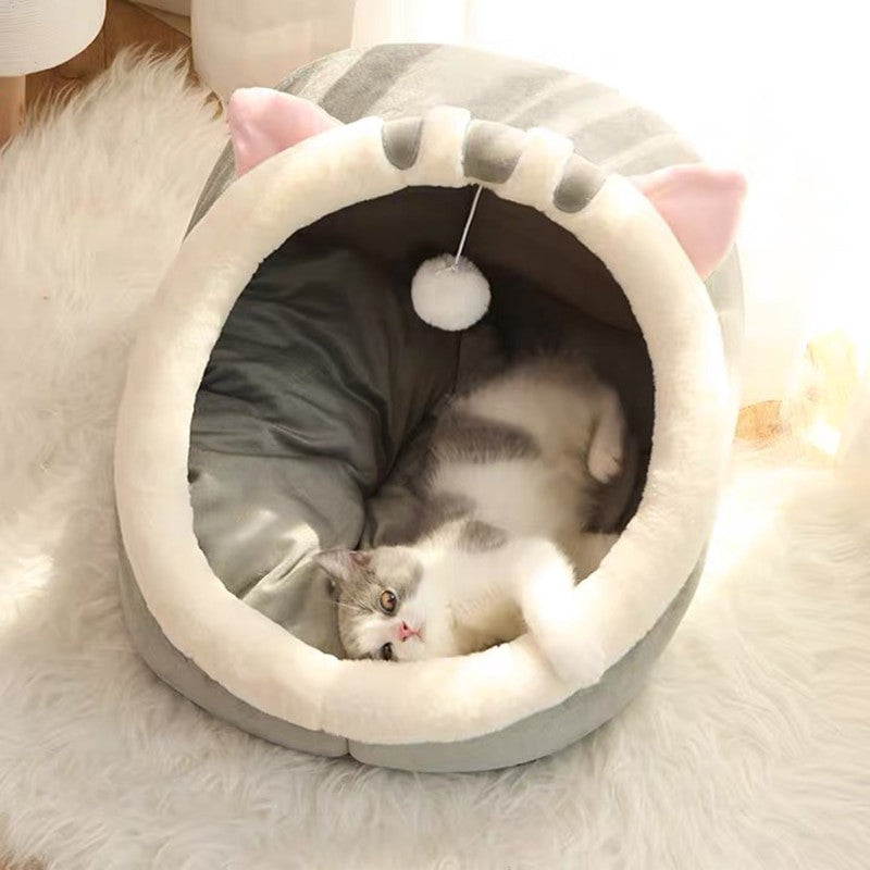 Adistore warm and cozy washable pet basket with soft interior for small dogs and cats, providing comfortable resting space.