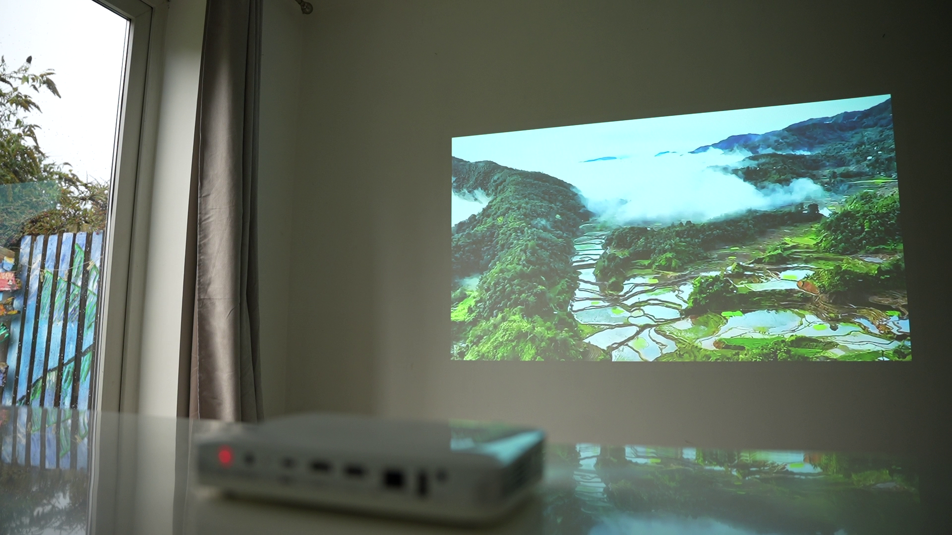 Personal Projector Pico Genie M550 Plus 4.0 1080p Smart Portable Projector showcasing its compact design and full HD projection.